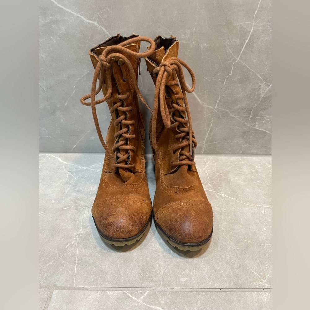 Sketchers Distressed Wedge Lace-Up Brown Suede Combat Boots